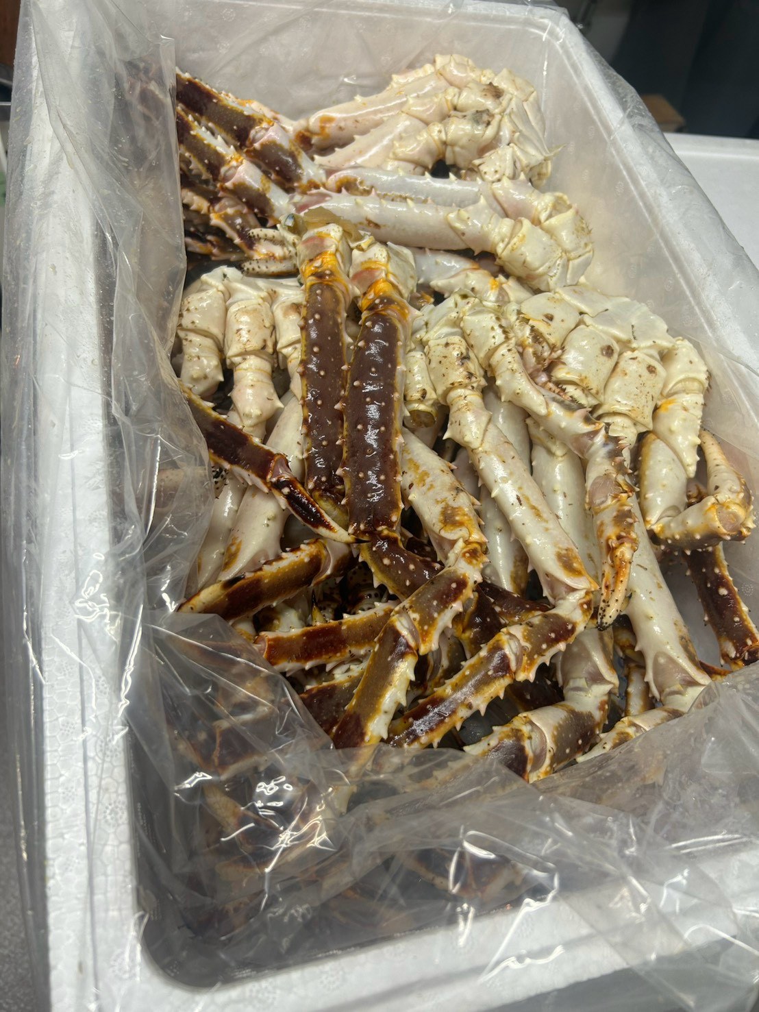 新鮮なカニ脚